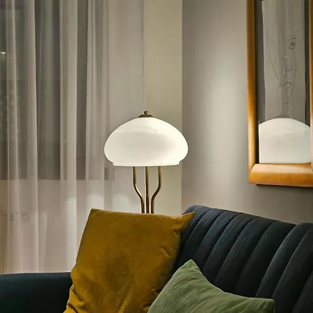 Charming 1 46 In The Centre Of